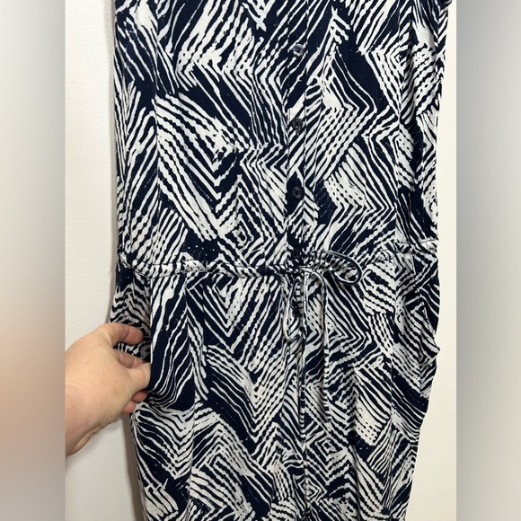 Trina Turk Zandra Woodblock Graphic Sleeveless Jumpsuit - Picture 5 of 11